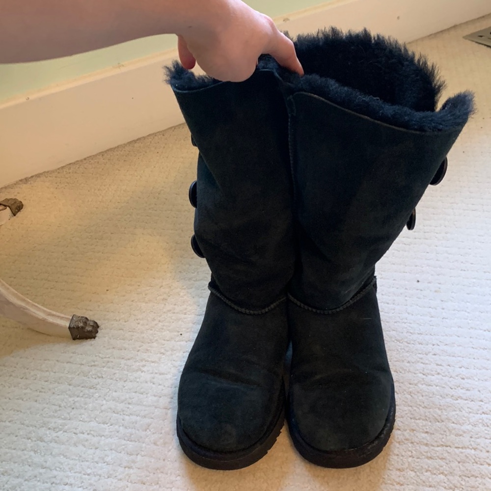Black tall Uggs